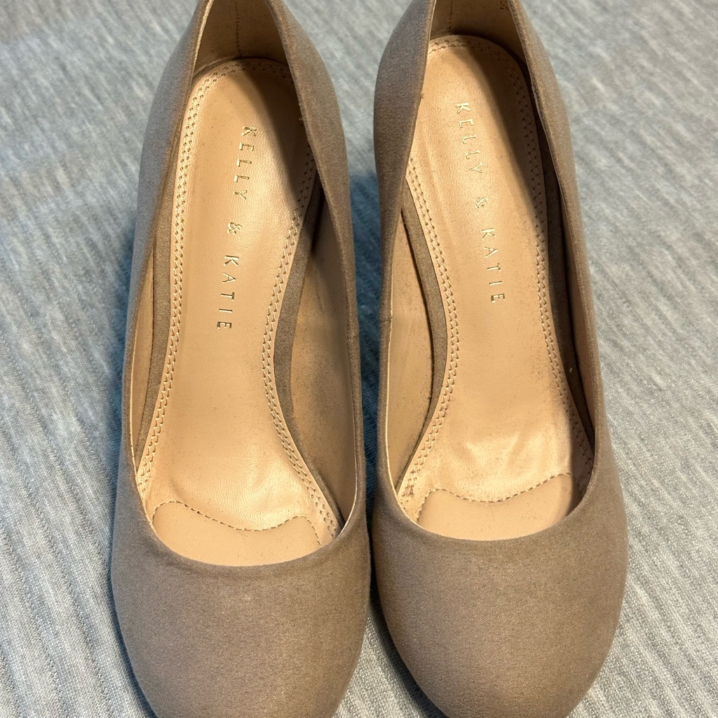 Kelly  Katie Tan Heels Brand New Never Worn